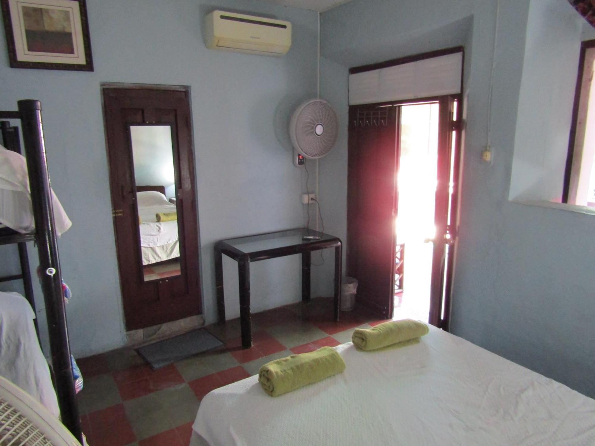 Casa Vieja Guest House Santa Ana Exterior photo